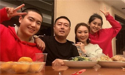 ​国乒最美太太奚美丽：肤白貌美，为梁靖崑退圈生子，原谅大胖出轨