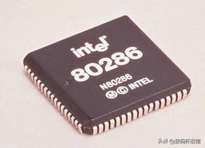 ​40年前“文物级”电脑现身闲鱼，现在还能开机使用，你见过吗？