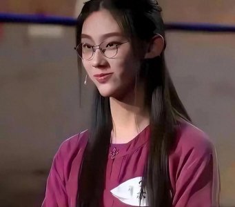 ​“诗词才女”武亦姝：从《诗词大会》到清华，她的传奇之路