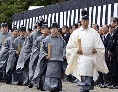 ​日本国歌只有28个字，将它翻译成汉语后，才知道日本人说的是什么