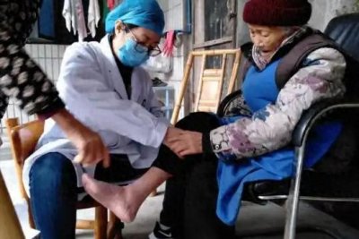 ​癌症来临，双脚先知？医生提醒：脚上若出现3个表现，一定要警惕