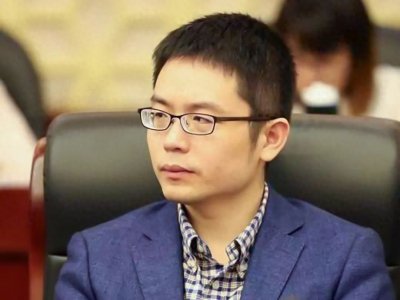 ​治理大考：如何破解农村基层干部腐败难题？