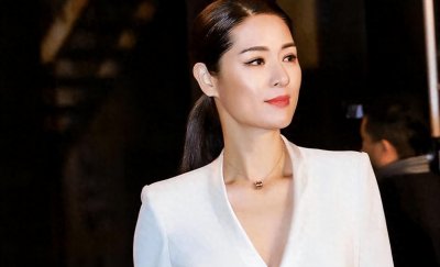 国际名模马艳丽：老公出轨，离婚后前夫患癌小三残疾，她成为富婆