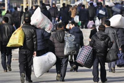90年代灰暗下岗潮，4500万工人徘徊于中国大地，怎么挺过去的？