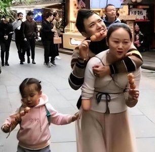 ​“连体夫妻”爆红后，无腿丈夫抛妻弃子另寻新欢，现状令人唏嘘