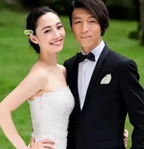 ​离婚9年后，白百何与二婚老公一家三口近况曝光，倒并不令人意外