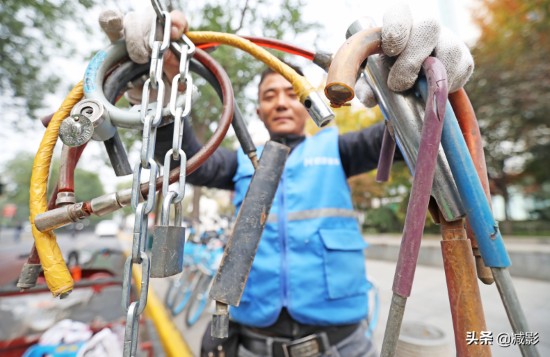 他被称共享单车锦衣卫,3年剪单车私锁3万把,最多1天45把