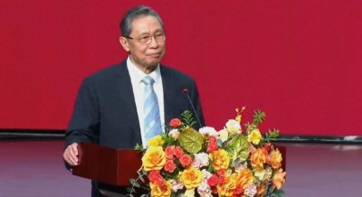 2025身体更健康！88岁钟南山送出新年祝福