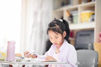 ​孩子几岁开始练字最合适？科学建议助家长避开误区