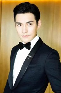 ​严屹宽：从“古装第一美男子”到多面演技派的蜕变