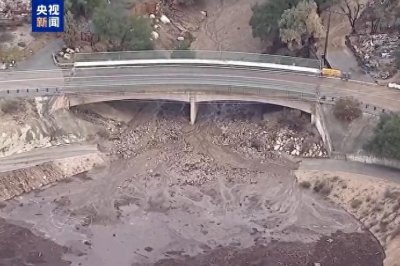 ​山火后又遭暴雨 美国加州面临泥石流威胁