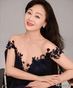 ​王姬现状：定居美国，儿子痴傻30年，女儿已嫁人，亲家背景不简单