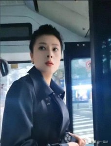 ​绝了！重庆一公交女司机因颜值高而走红，被称最美“公交西施”