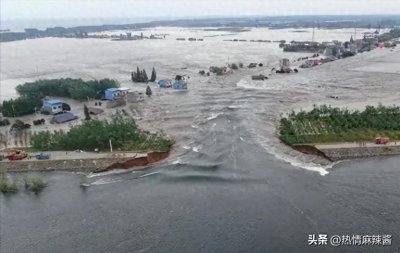 ​洞庭湖受灾村民讲述：洪水灌入很快淹到屋顶，1600斤粮食来不及搬