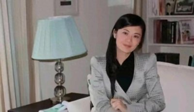 ＂惊！姜丰离婚回国，异国情缘终落幕，背后隐情令人唏嘘！＂