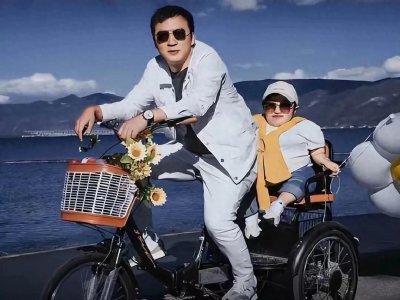​河南90后女孩天生残疾，嫁1米8丈夫后遭抛弃，如今身价上亿