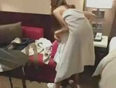 ​6分钟！一名女幼师误在群里发不雅视频，大闹：不解散群就跳楼