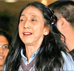 何超英：最惨豪门千金，从赌王长女到疯婆子，她是如何被毁掉的？