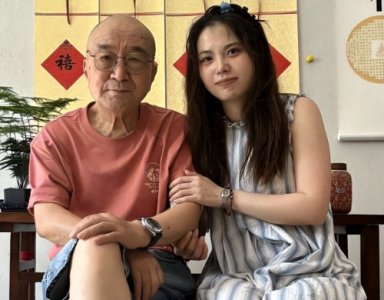 ​李保田现状：79岁定居山东衰老明显，儿子李彧长得像父亲“翻版”