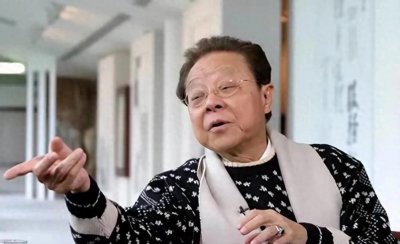 董骠：72岁病逝，成龙、张学友亲自为其扶灵，四妻七子却不争遗产